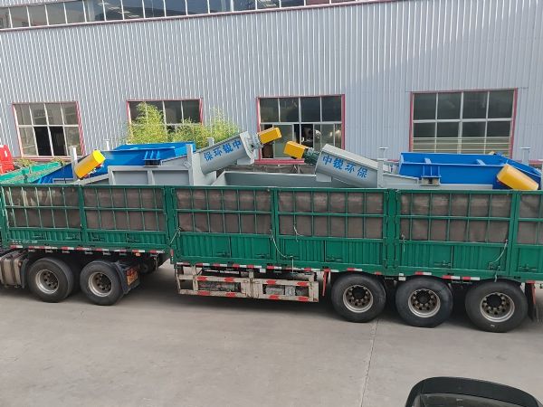 客戶選定的砂石分離機(jī)已安排發(fā)貨了